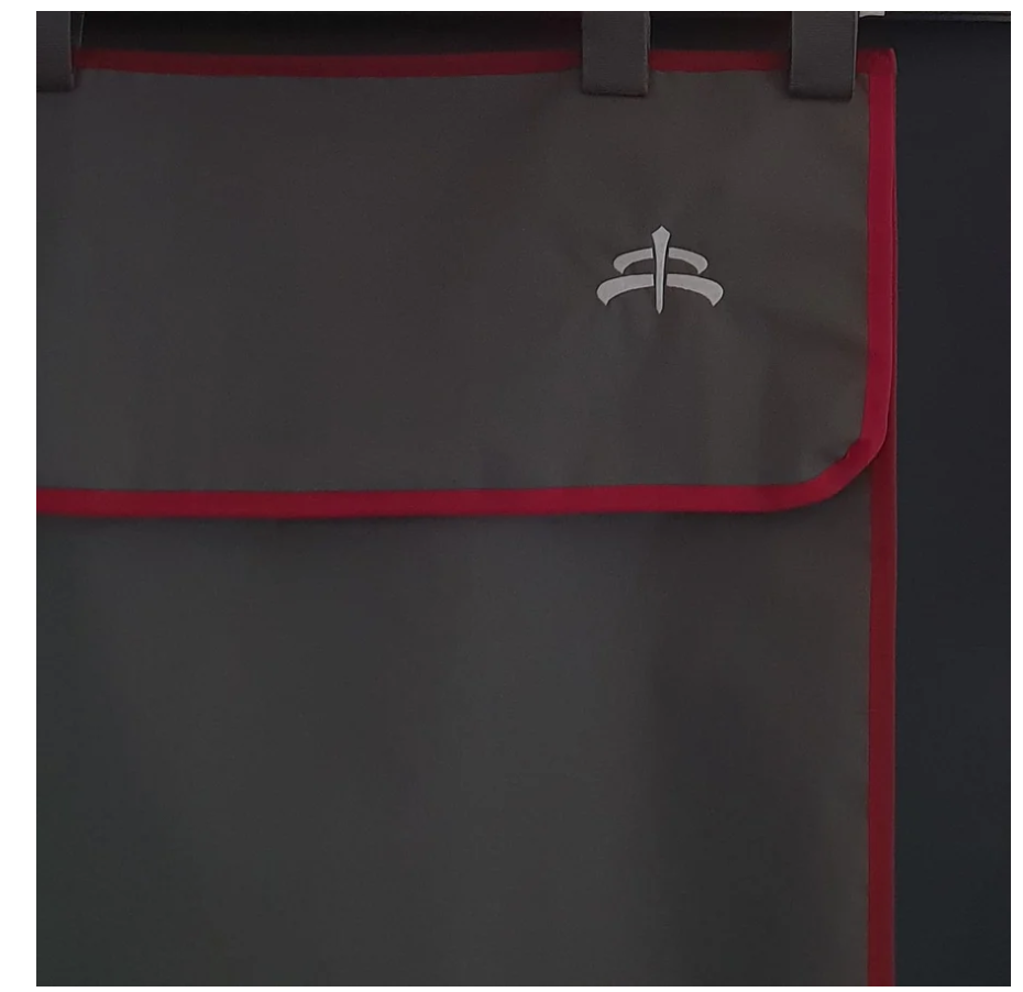 Makebe Stable drape with logo